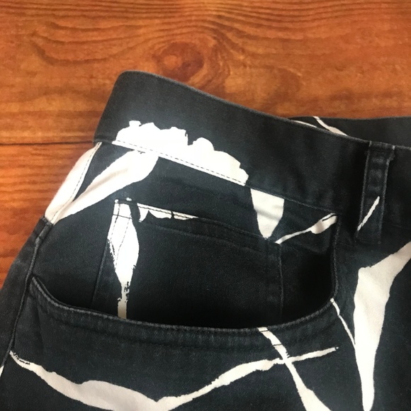 Ralph Lauren Cropped Navy Floral Pants - Picture 5 of 7